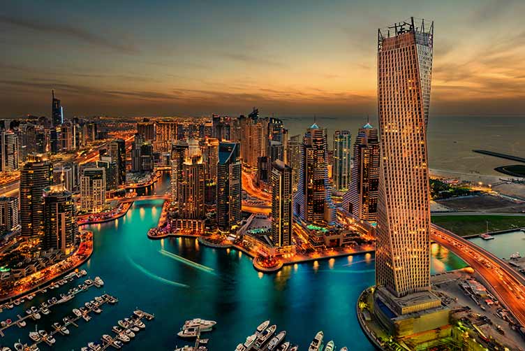 تقدم عمراني واقتصادي في الامارات وخصوصا في ابوظبي ودبي