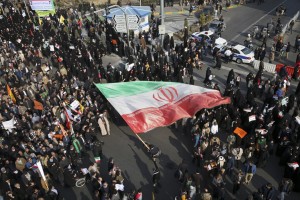عفوية المظاهرات وغياب قادتها أمر يقلق سلطات طهران