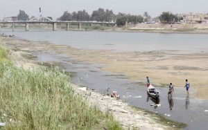 انخفاض المياه في نهر دجله يقلق المزارعين